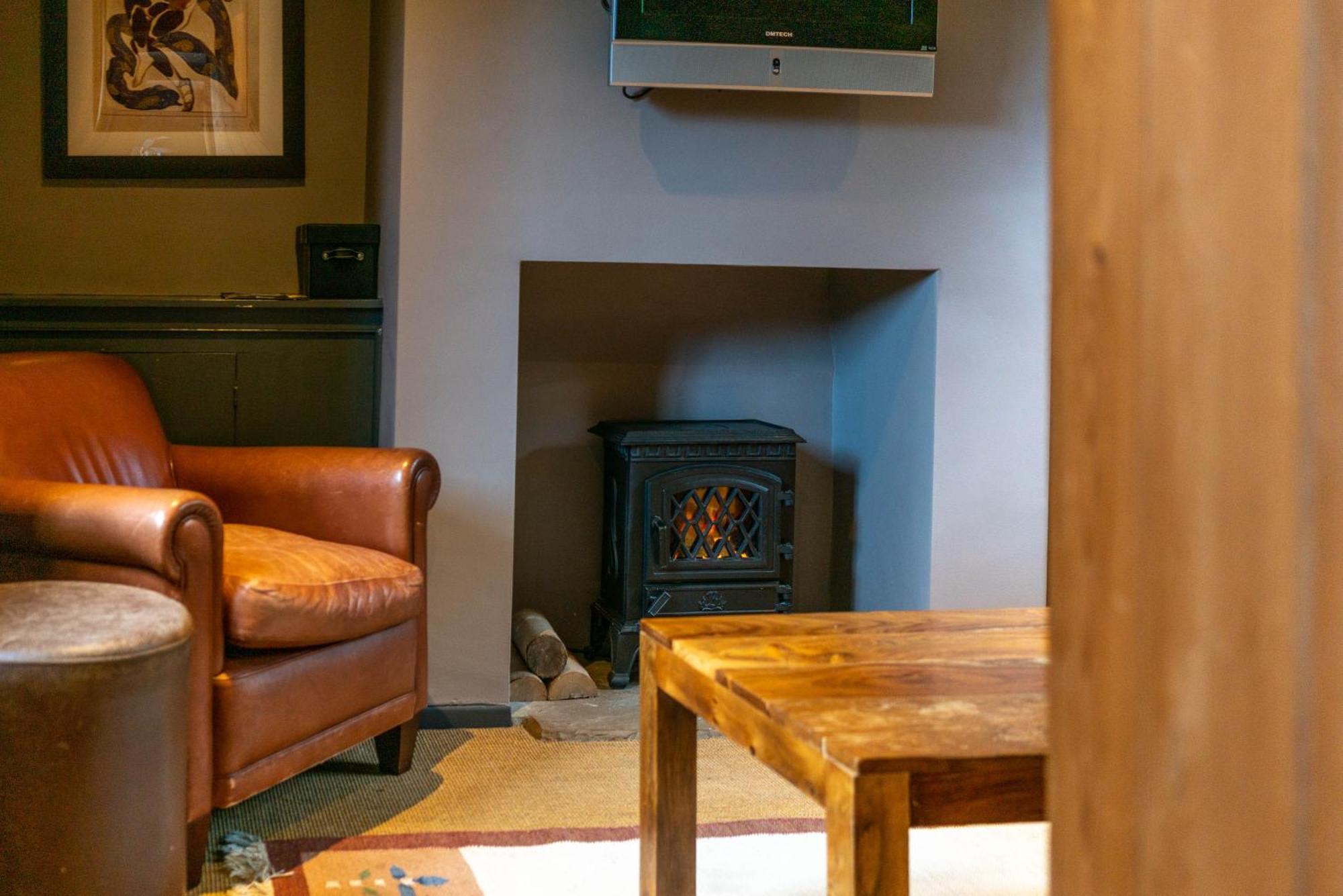 The Royal Oak Inn Chichester Exterior foto